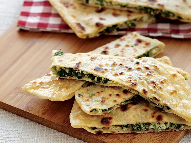 <p>LOR PEYNİRLİ GÖZLEME</p>
